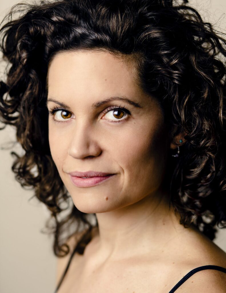 Arabella Gibbins Headshot