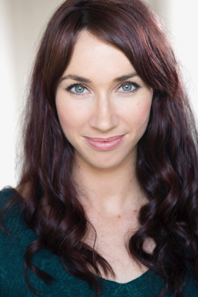 Lola Rutherford Headshot