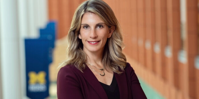 Dr Lindy Greer